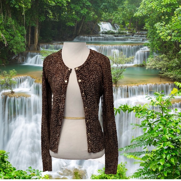 White House Black Market Top Animal Print - Picture 10 of 10